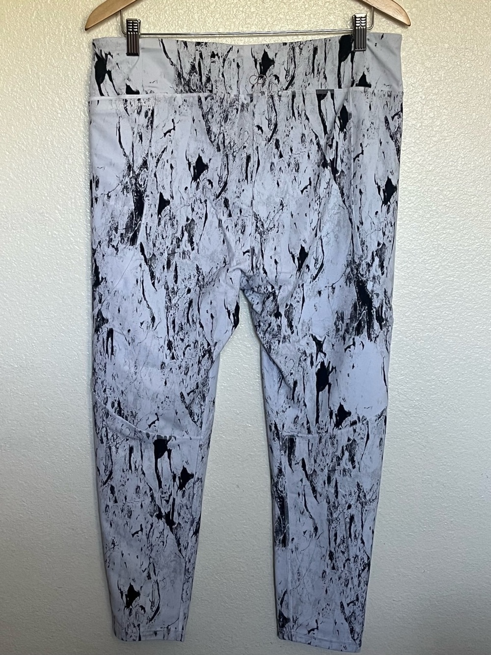 CALIA Marble-Print Leggings - Light Gray & Black XXL